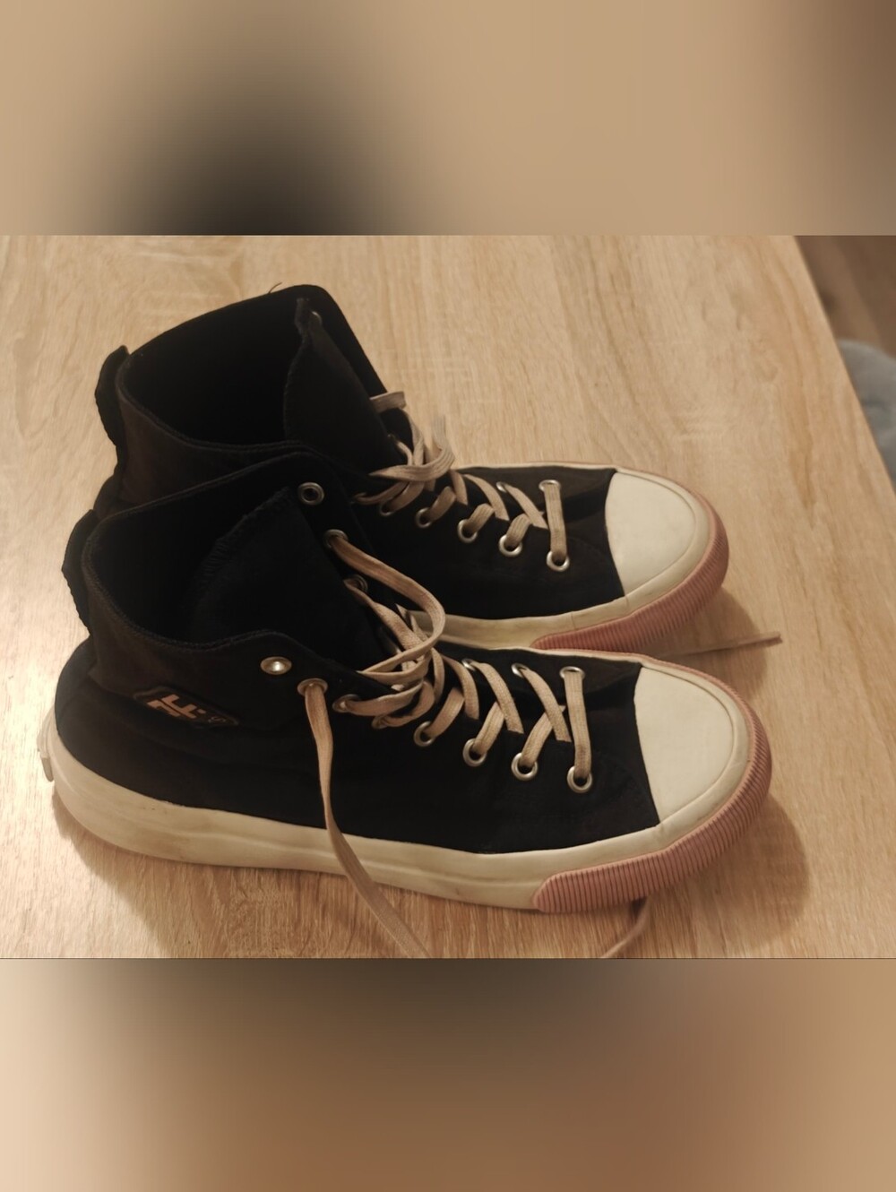 PF Flyers MENS 6.5 WOMENS 8 Shoes

Hi Top High Sneaker Black Canvas Skate